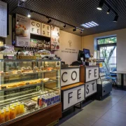 Экспресс-кофейня CofeFest в Большом Саввинском переулке фото 2 на сайте Hamovniki.su