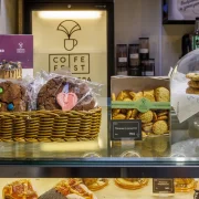 Экспресс-кофейня CofeFest в Большом Саввинском переулке фото 9 на сайте Hamovniki.su